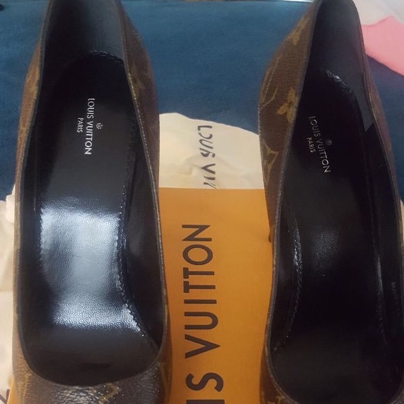 Louis Vuitton heels 👠 size 39.5EU 9US good con - Picture 2 of 5